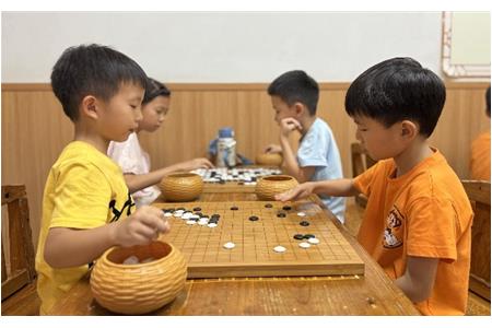 【走進(jìn)清源圍棋課堂】不止教會(huì)圍棋，更能讓孩子從容成長